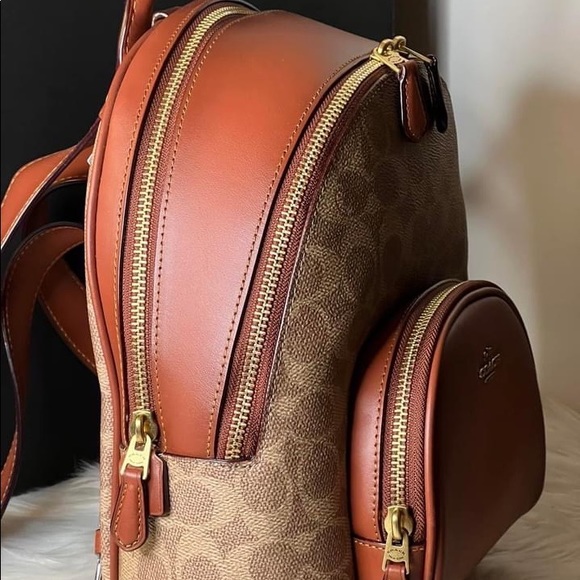 💰SOLD - 1029 - Coach Carrie Backpack 23 in Signature Canvas - Picture 2 of 12